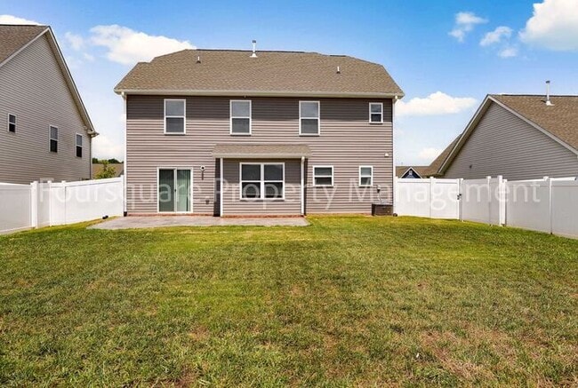 Building Photo - Spacious 3-Bed Home with Loft, Modern Kitc...
