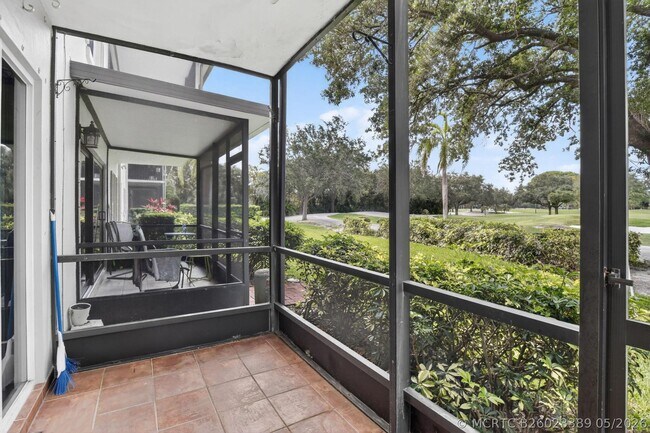 Building Photo - 9101 Jacaranda Ln