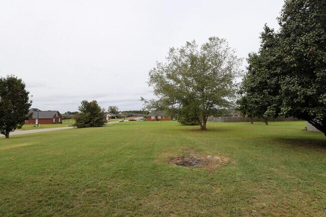 Building Photo - 60 Vinca Ct