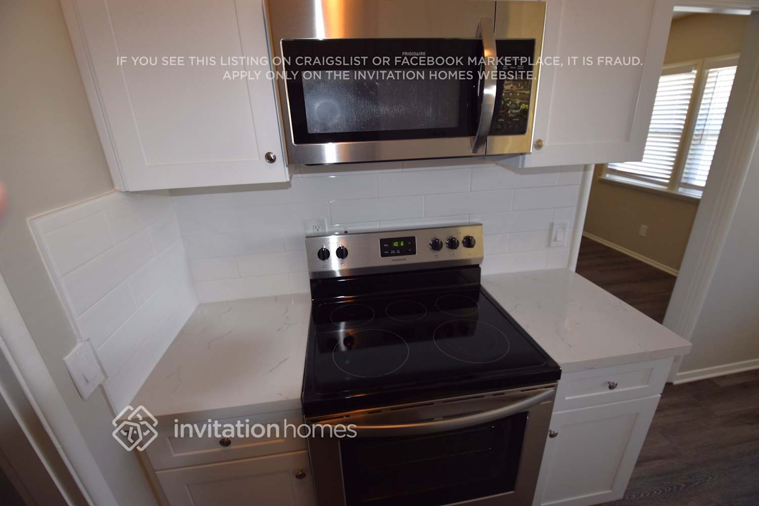 Building Photo - 3216 Knoll Way