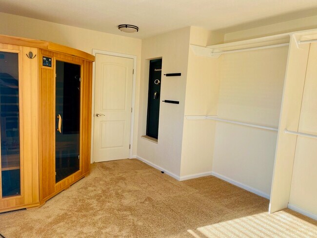 Building Photo - 1757 Burbank Ct