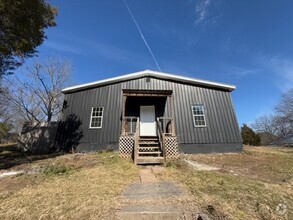 Building Photo - 200 N Court St