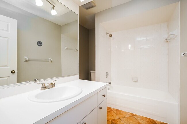 Building Photo - 3729 SW 1st Pl