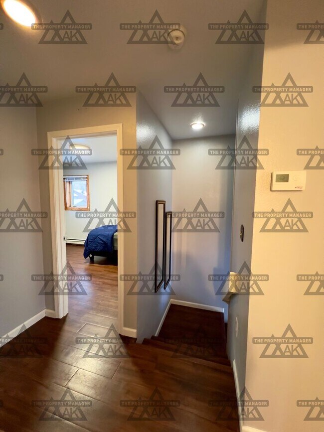 Building Photo - 28th Ave 1215-