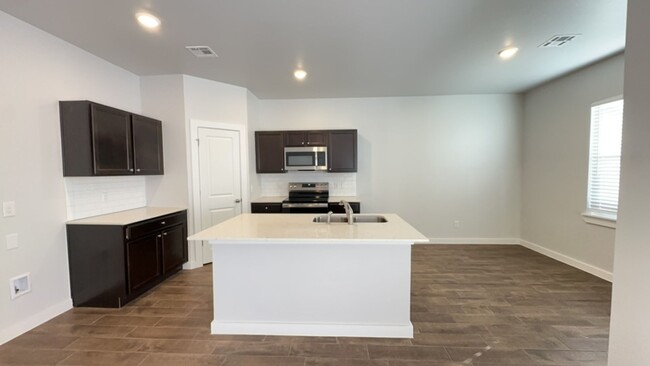 Building Photo - New Construction 3 bedroom, 2 bathroom on ...