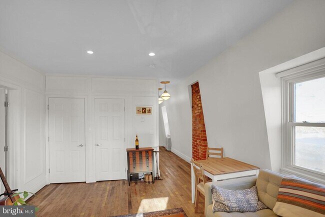 Primary Photo - 1201 Penn Ave