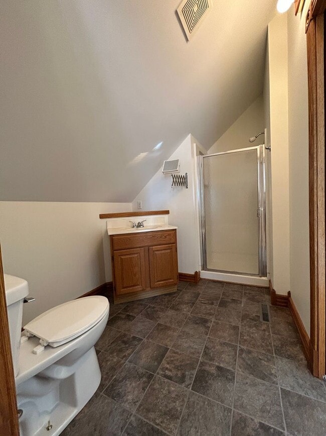 Building Photo - Beautiful 2 Bedroom 2 Bathroom House