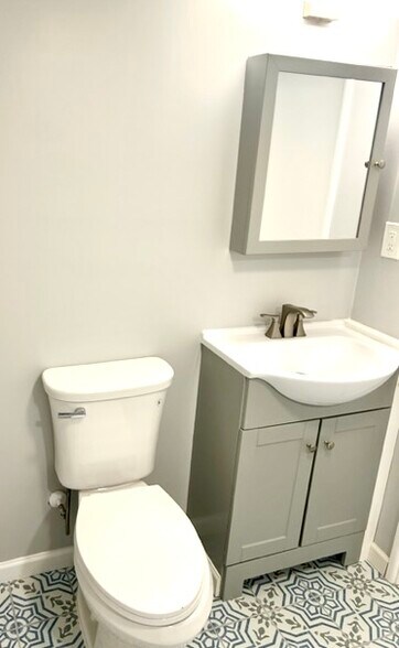 Half Bathroom in Basement - 1118 Arlington Pkwy NE