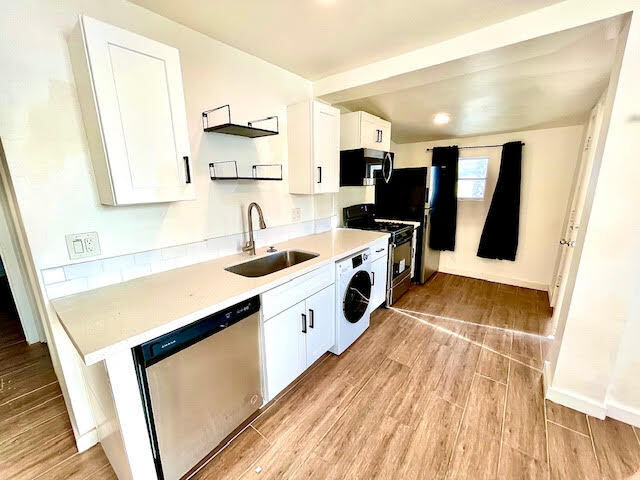 Building Photo - New renovated and move in ready. Roosevelt...