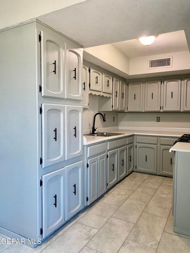 Building Photo - 4708 Frankfort Ave