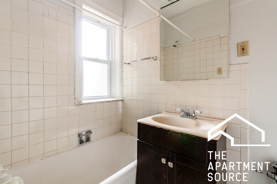 Building Photo - 2151 N Fremont St