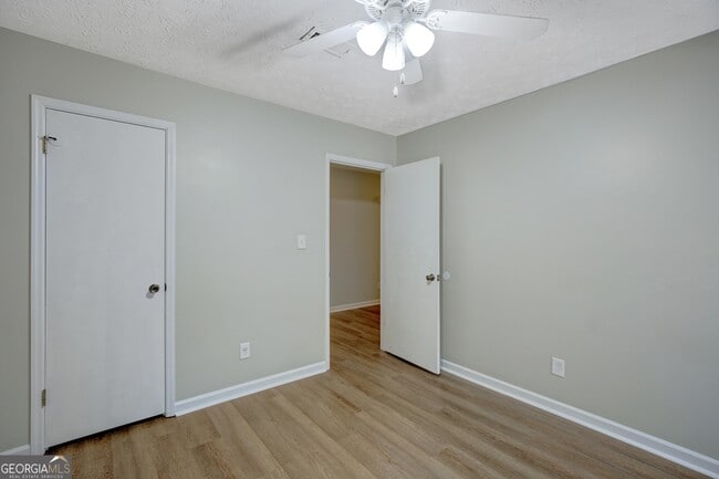 Building Photo - 107 Ridge View Ct