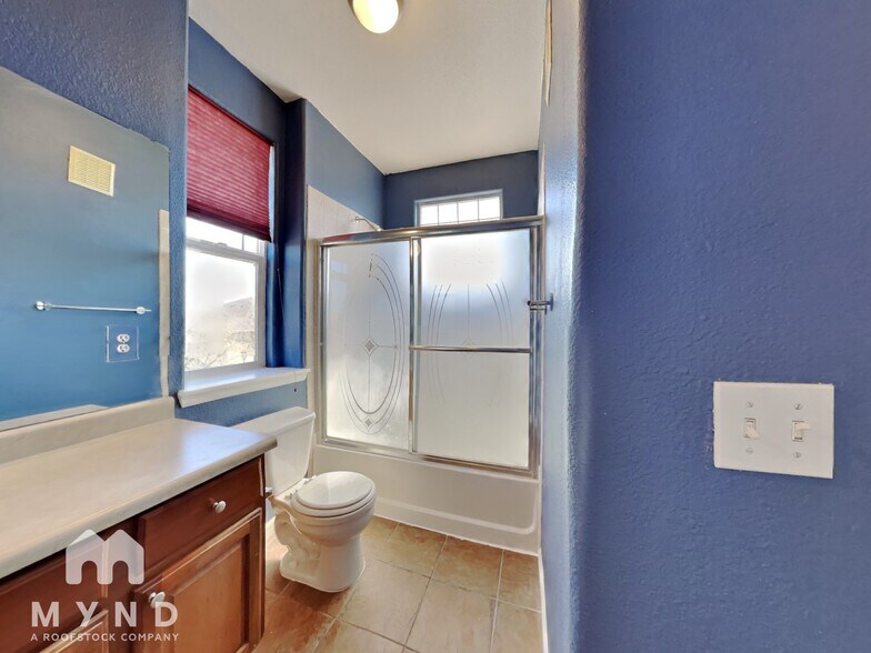 Building Photo - 803 E 98th Ave