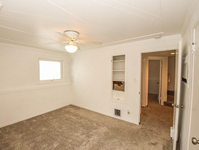 Building Photo - 143 S State St