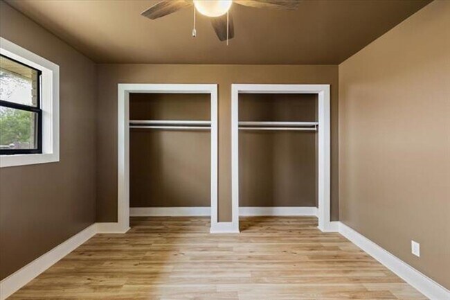 Building Photo - 3 Bedroom, 1.5 Bath Beauty!