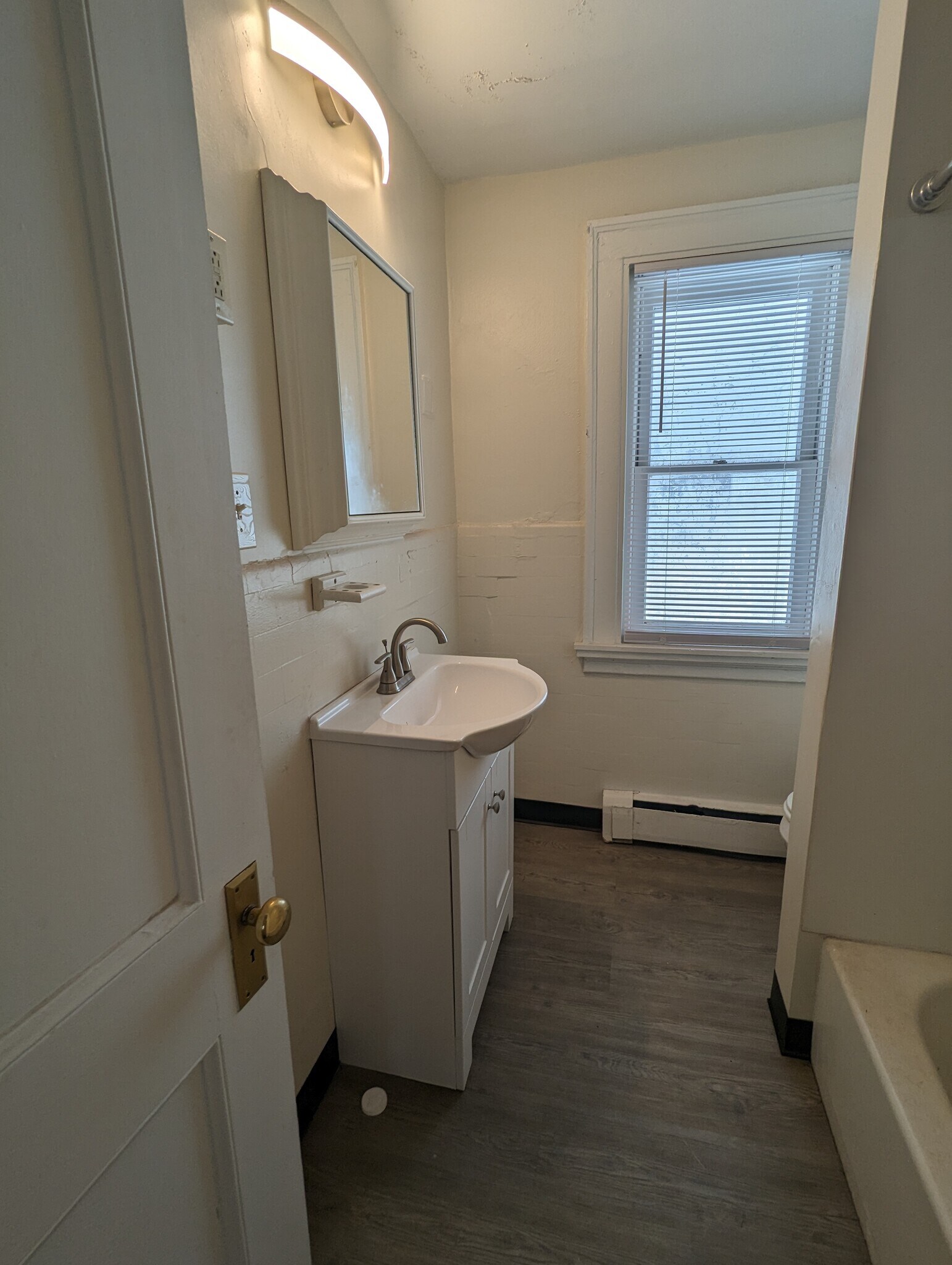 Building Photo - 608 Elmwood Ave