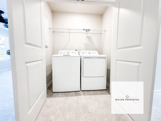 Building Photo - Beautiful new townhome available in Travelers Rest