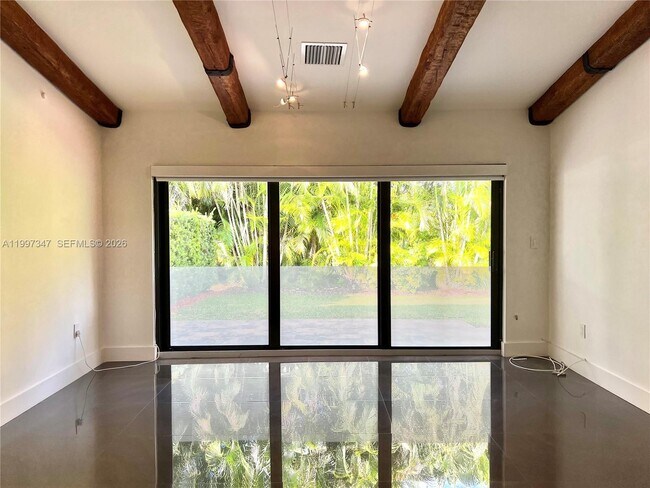 Building Photo - 9331 NW 48th Doral Terrace