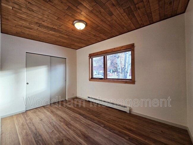 Building Photo - 621 S 14th Ave