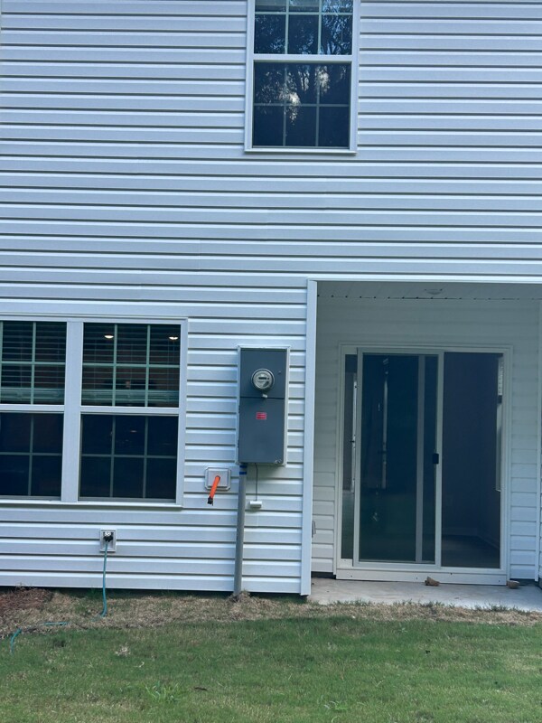 Building Photo - 830 Sandbach Rd