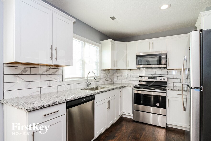 Building Photo - 701 Hampton Way Dr