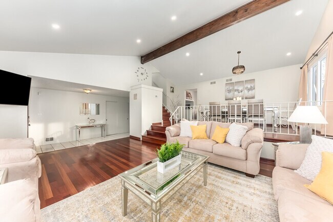 Building Photo - 8526 W 107th St