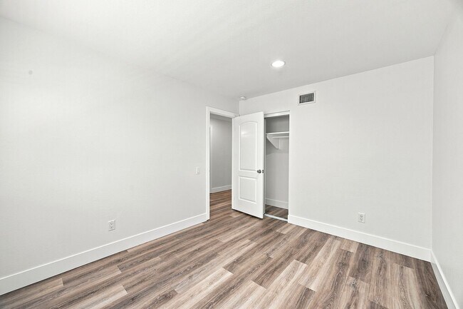 Building Photo - 17006 Countrypark Ln
