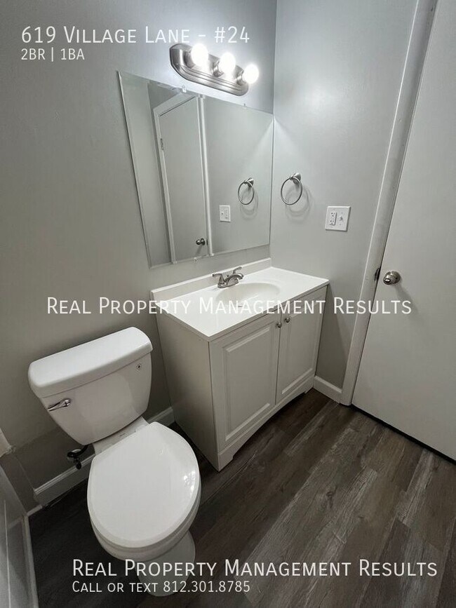 Building Photo - 619 Village Ln