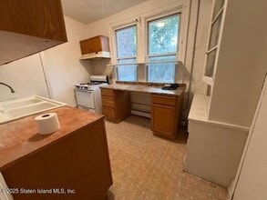 Building Photo - 202 Bay St