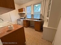 Building Photo - 202 Bay St