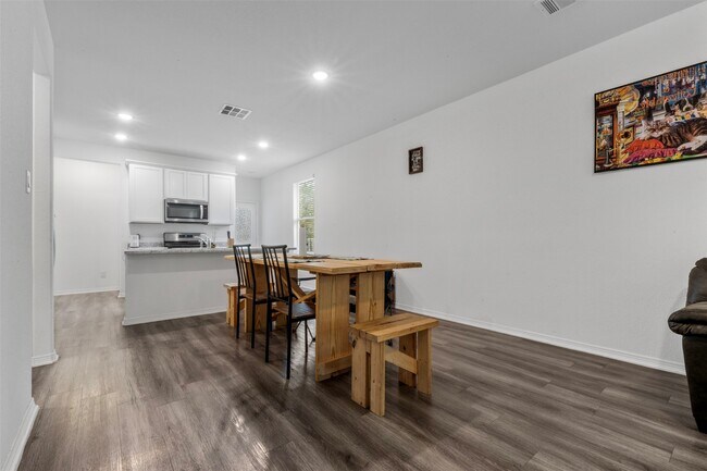 Building Photo - 21214 George Vancouver Ct