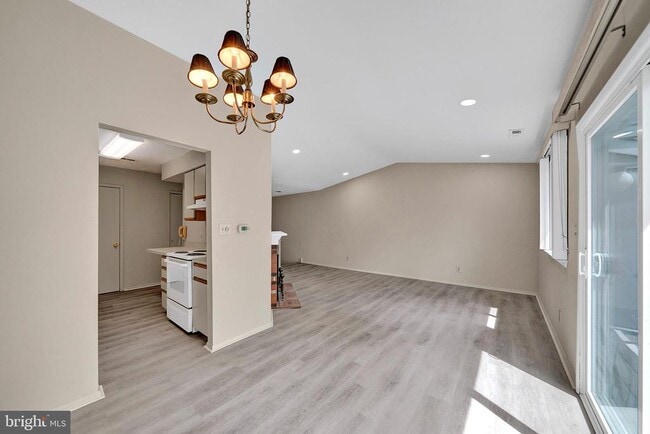 Building Photo - 306B Mulberry Cove