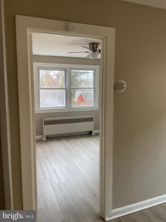 Building Photo - 5 E Main St