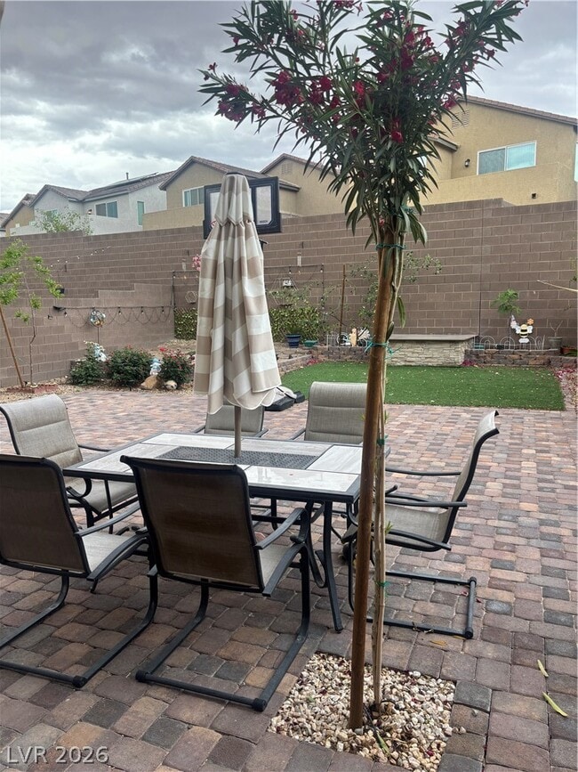 Building Photo - 6829 Chargehand Ave