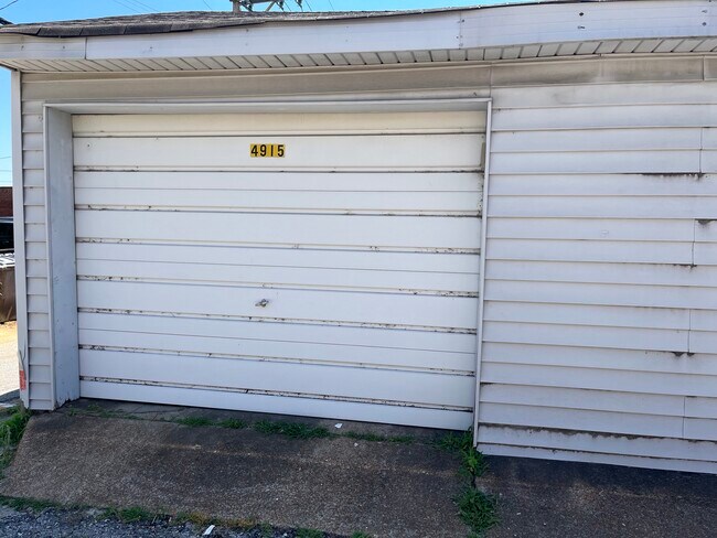 Garage - 4915 Loughborough Ave