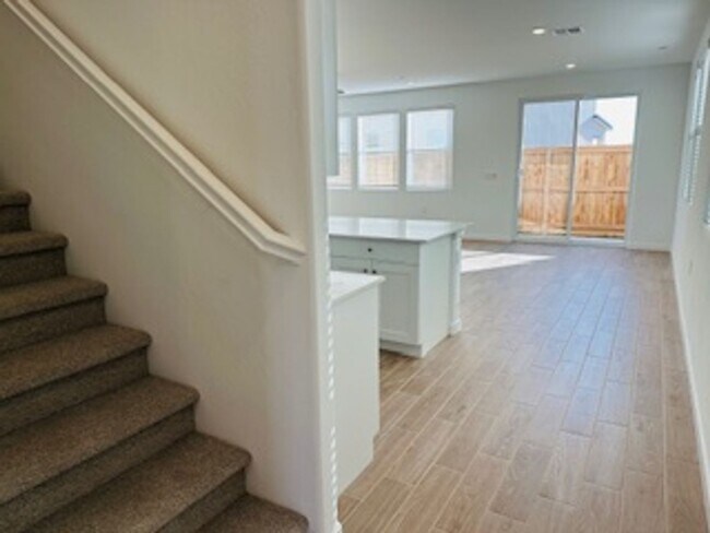 Building Photo - $500 Move In Bonus $2,695 Heritage Grove 3 Bed+Loft Home, Solar, Clovis & Shepherd - Plum Tree Ave.