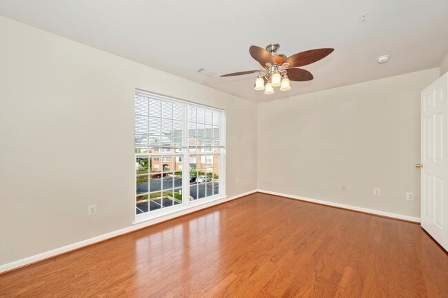 Building Photo - Elevator Condo in Frederick Pent House Level