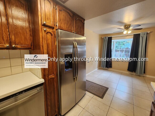 Building Photo - Orangevale Home Available Now!