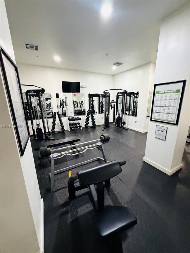 Building Photo - 1330 Ocean Dr