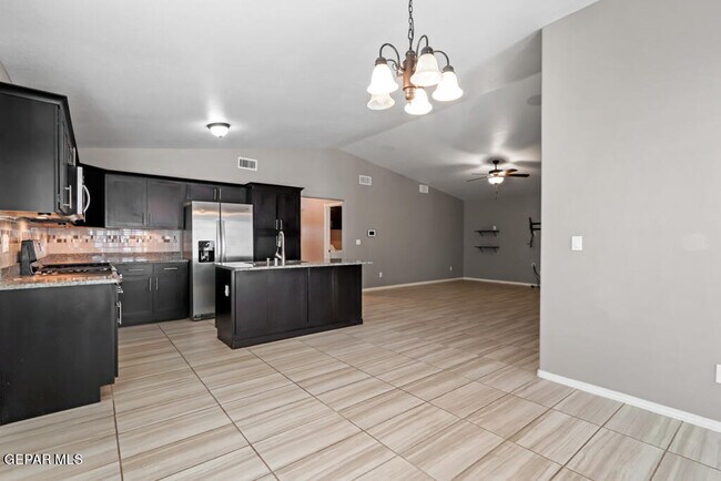 Building Photo - 1908 Thomas Lackland St