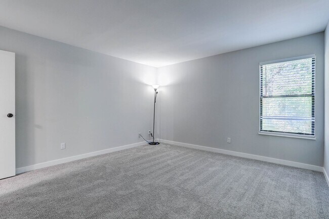 Building Photo - 3315 S Ammons St