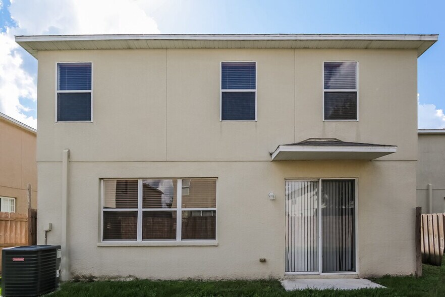 Building Photo - 9322 Zincoe Ln