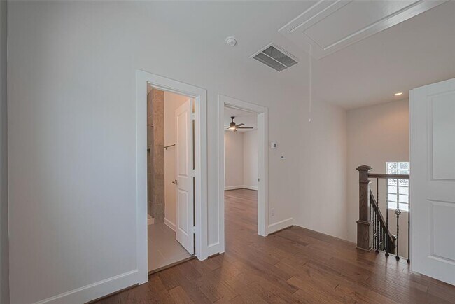 Building Photo - 1237 W 23rd St