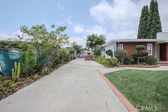 Building Photo - 9381 Nichols Dr