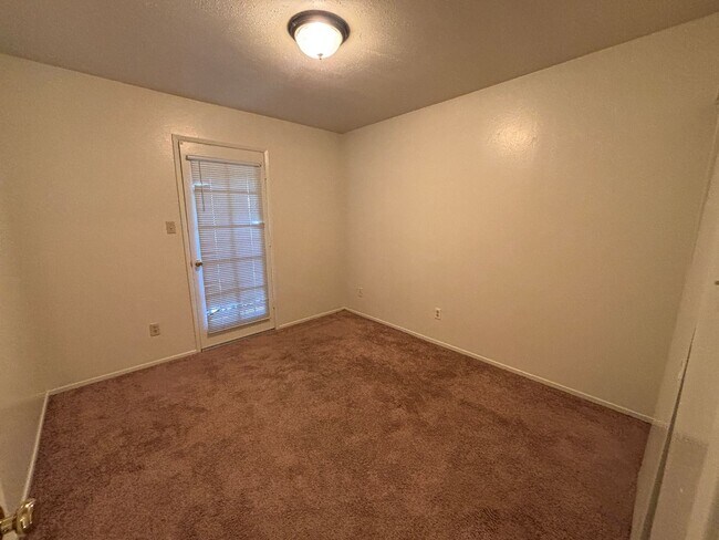 Building Photo - 4196 Savannah Ln