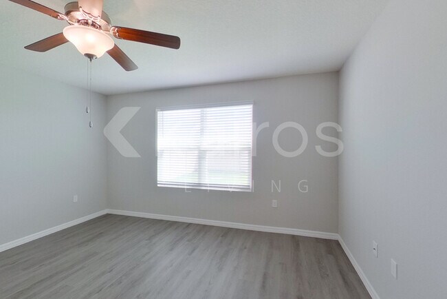 Building Photo - 8595 SW 43rd Ter