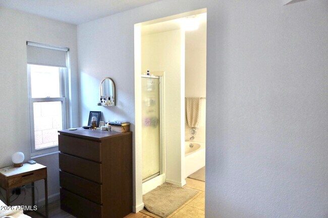 Building Photo - 3113 E Topeka Dr