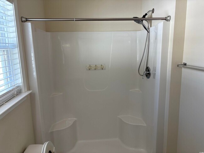 Building Photo - 292 Clearwater Dr