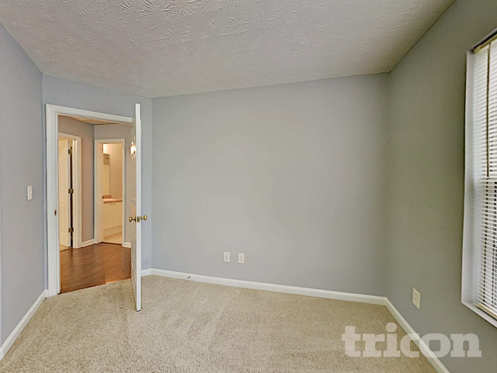 Building Photo - 2331 Sandspring Dr SW