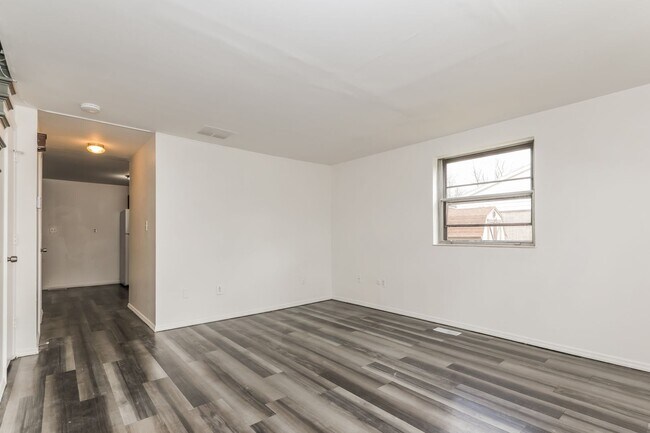 Building Photo - 6538-6552-6552 Conway Dr